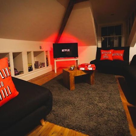 Games And Movies Lounge 7 Bed City Centre Apartment Newcastle Upon Tyne Kültér fotó