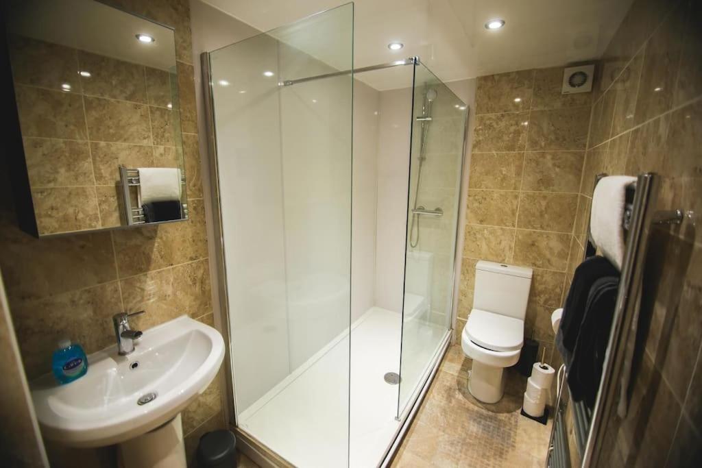 Games And Movies Lounge 7 Bed City Centre Apartment Newcastle Upon Tyne Kültér fotó