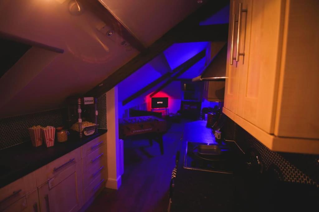 Games And Movies Lounge 7 Bed City Centre Apartment Newcastle Upon Tyne Kültér fotó