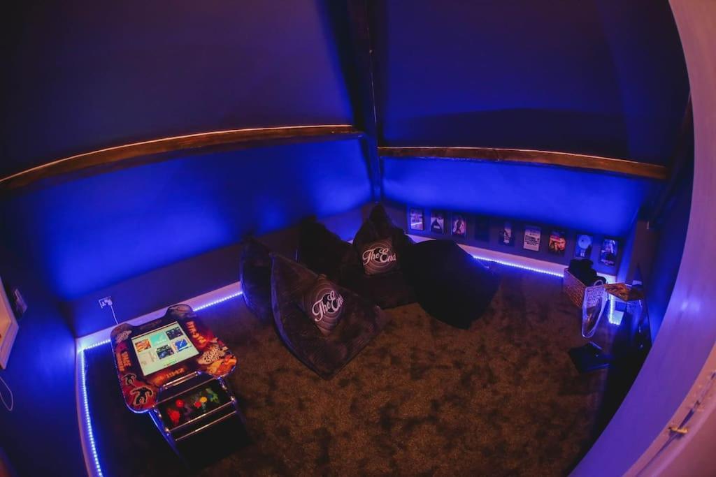 Games And Movies Lounge 7 Bed City Centre Apartment Newcastle Upon Tyne Kültér fotó