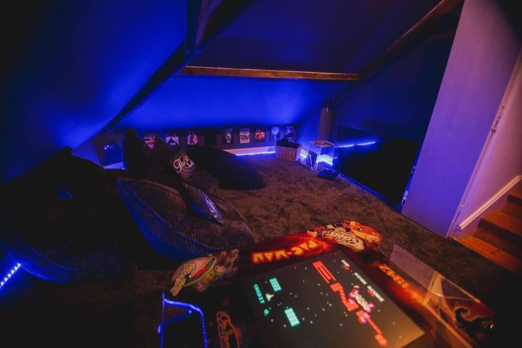 Games And Movies Lounge 7 Bed City Centre Apartment Newcastle Upon Tyne Kültér fotó